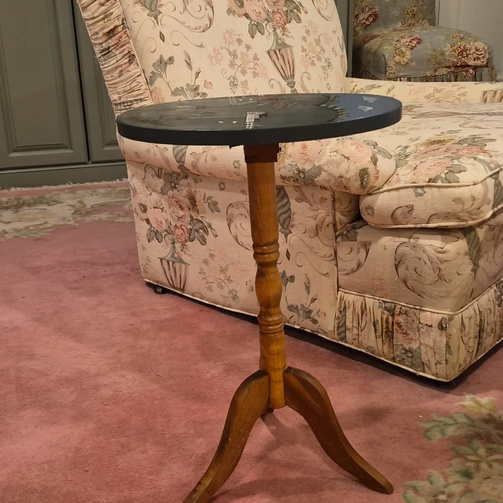 Vintage Wooden Hand-Painted  Oval Cottage Country Scene Tilt Tea Table